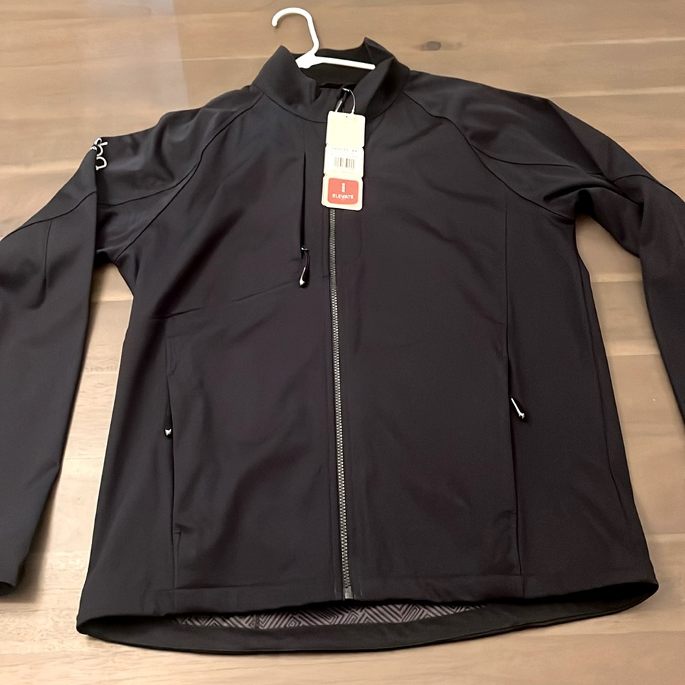 Men’s Softshell water repellent jacket NWT size M